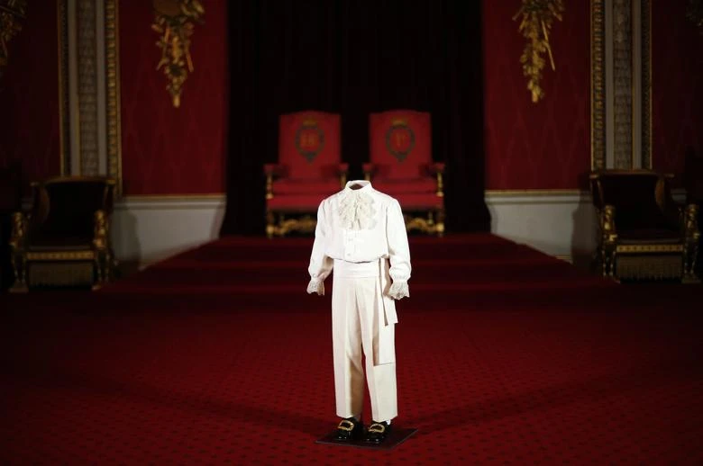 Bộ trang phục được Vua Charles III (khi ấy là Hoàng tử Charles) mặc trong lễ đăng quang của mẹ mình. Ảnh: REUTERS Bộ trang phục được Vua Charles III (khi ấy là Hoàng tử Charles) mặc trong lễ đăng quang của mẹ mình. Ảnh: REUTERS