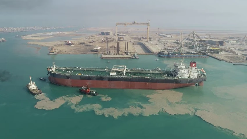 Tàu chở dầu của Venezuela ở Iran vào tháng 8-2022. Ảnh: REUTERS Tàu chở dầu của Venezuela ở Iran vào tháng 8-2022. Ảnh: REUTERS