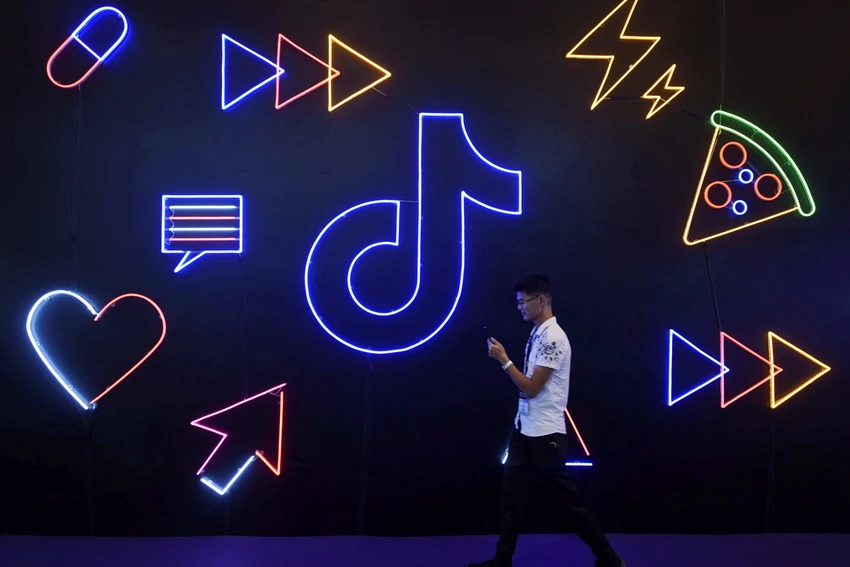 Ứng dụng Douyin (TikTok nội địa Trung Quốc). Ảnh: REUTERS Ứng dụng Douyin (TikTok nội địa Trung Quốc). Ảnh: REUTERS