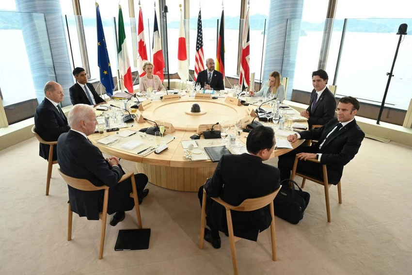 Các nhà lãnh đạo G7 và Liên minh châu Âu (EU) tham dự một cuộc họp tại hội nghị thượng đỉnh G7 ở TP Hiroshima (Nhật) ngày 19-5. Ảnh: BỘ NGOẠI GIAO NHẬT Các nhà lãnh đạo G7 và Liên minh châu Âu (EU) tham dự một cuộc họp tại hội nghị thượng đỉnh G7 ở TP Hiroshima (Nhật) ngày 19-5. Ảnh: BỘ NGOẠI GIAO NHẬT