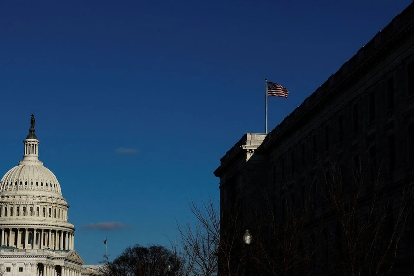 Trụ sở Quốc hội Mỹ ở Đồi Capitol (thủ đô Washington D.C) ngày 19-5 khi các cuộc đàm phán về trần nợ đang diễn ra. Ảnh: REUTERS Trụ sở Quốc hội Mỹ ở Đồi Capitol (thủ đô Washington D.C) ngày 19-5 khi các cuộc đàm phán về trần nợ đang diễn ra. Ảnh: REUTERS