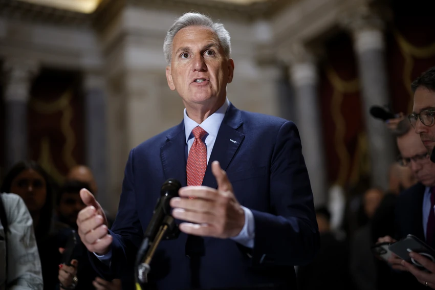 Chủ tịch Hạ viện Mỹ Kevin McCarthy trả lời phỏng vấn tại Tòa nhà Quốc hội Mỹ (thủ đô Washington D.C) ngày 24-5. Ảnh: GETTY IMAGES Chủ tịch Hạ viện Mỹ Kevin McCarthy trả lời phỏng vấn tại Tòa nhà Quốc hội Mỹ (thủ đô Washington D.C) ngày 24-5. Ảnh: GETTY IMAGES