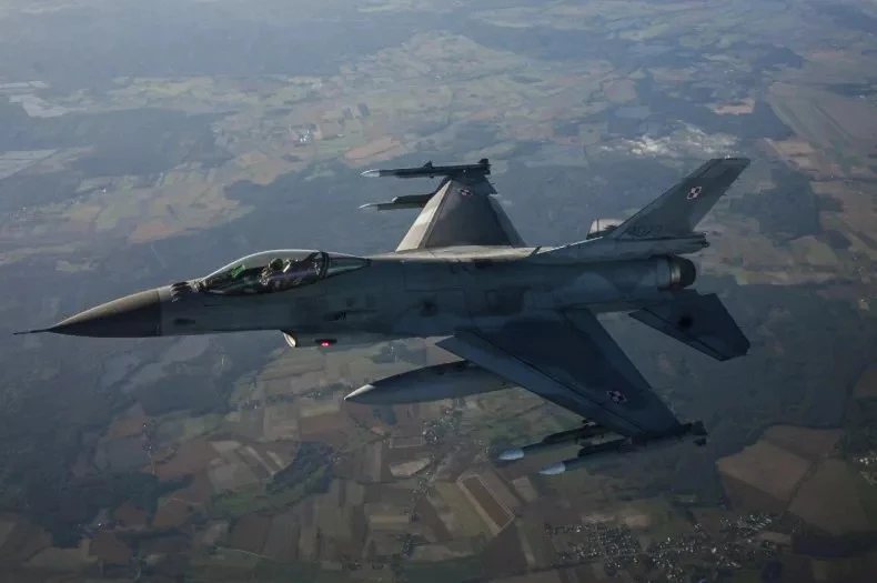 Một chiếc F-16 của Không quân Ba Lan tham gia cuộc tập trận của NATO tại Ba Lan ngày 12-10-2022. Ảnh: GETTY IMAGES Một chiếc F-16 của Không quân Ba Lan tham gia cuộc tập trận của NATO tại Ba Lan ngày 12-10-2022. Ảnh: GETTY IMAGES