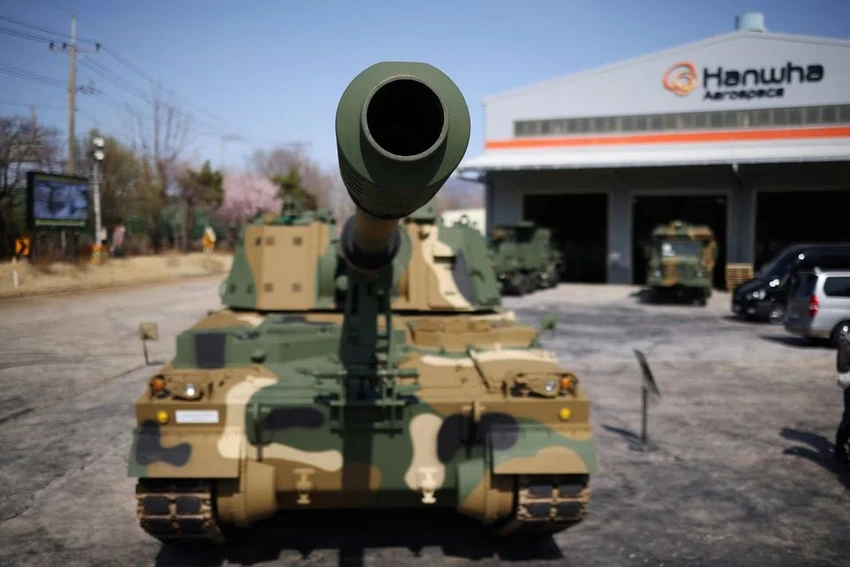 Một khẩu lựu pháo tự hành K-9 tại nhà máy Hanwha Aerospace ở TP Changwon (HQ) ngày 16-3. Ảnh: REUTERS Một khẩu lựu pháo tự hành K-9 tại nhà máy Hanwha Aerospace ở TP Changwon (HQ) ngày 16-3. Ảnh: REUTERS