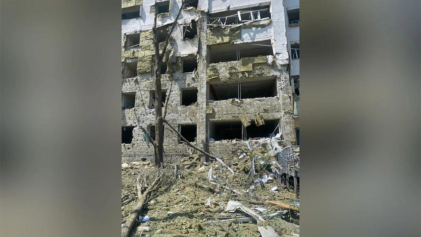 Bệnh viện bị pháo kích ở TP Huliaipole (tỉnh Zaporizhzhia, Ukraine) ngày 9-6. Ảnh: TELEGRAM Bệnh viện bị pháo kích ở TP Huliaipole (tỉnh Zaporizhzhia, Ukraine) ngày 9-6. Ảnh: TELEGRAM