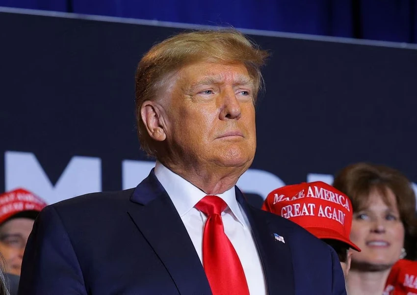 Cựu Tổng thống Mỹ Donald Trump tham dự một sự kiện vận động tranh cử ở bang New Hampshire (Mỹ) ngày 27-4. Ảnh: REUTERS Cựu Tổng thống Mỹ Donald Trump tham dự một sự kiện vận động tranh cử ở bang New Hampshire (Mỹ) ngày 27-4. Ảnh: REUTERS