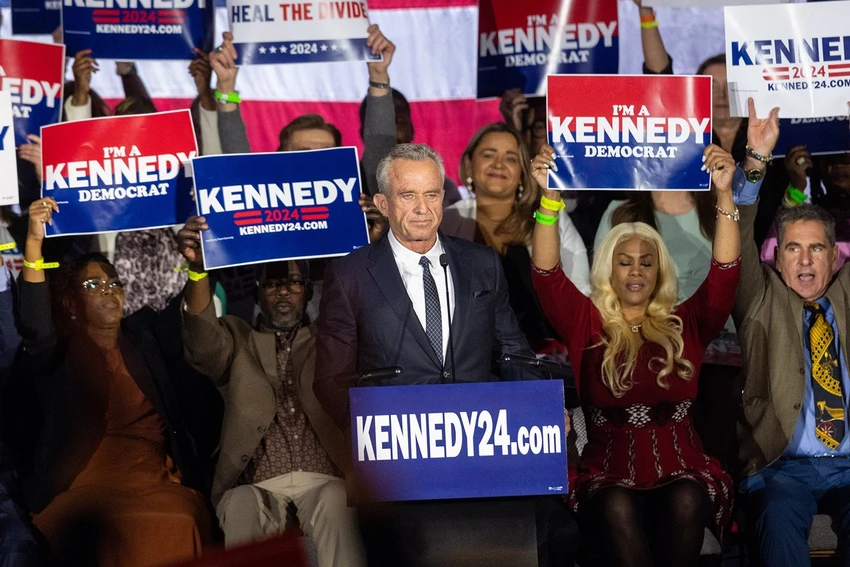 Ông Robert F. Kennedy Jr. phát biểu ra mắt chiến dịch tranh cử tại TP Boston (bang Massachusetts, Mỹ) ngày 19-4. Ảnh: GETTY IMAGES Ông Robert F. Kennedy Jr. phát biểu ra mắt chiến dịch tranh cử tại TP Boston (bang Massachusetts, Mỹ) ngày 19-4. Ảnh: GETTY IMAGES
