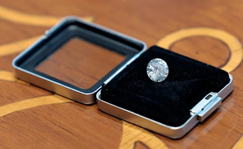 Thủ tướng Ấn Độ Narendra Modi đã tặng Đệ nhất phu nhân Jill Biden viên kim cương nhân tạo 7,5 carat. Ảnh: ANI Thủ tướng Ấn Độ Narendra Modi đã tặng Đệ nhất phu nhân Jill Biden viên kim cương nhân tạo 7,5 carat. Ảnh: ANI
