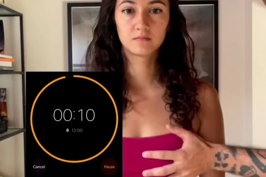 Người dùng Ý đăng video bị chạm vào cơ thể trong 10 giây để phản đối phán quyết của tòa. Ảnh: INSTAGRAM Người dùng Ý đăng video bị chạm vào cơ thể trong 10 giây để phản đối phán quyết của tòa. Ảnh: INSTAGRAM
