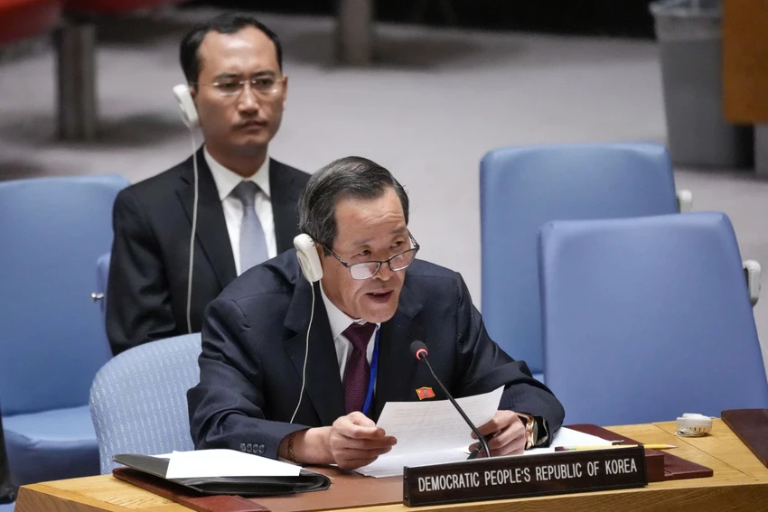 Ông Kim Song - Đại sứ Triều Tiên tại Liên Hợp Quốc trong cuộc họp HĐBA ngày 13-7. Ảnh: AP Ông Kim Song - Đại sứ Triều Tiên tại Liên Hợp Quốc trong cuộc họp HĐBA ngày 13-7. Ảnh: AP