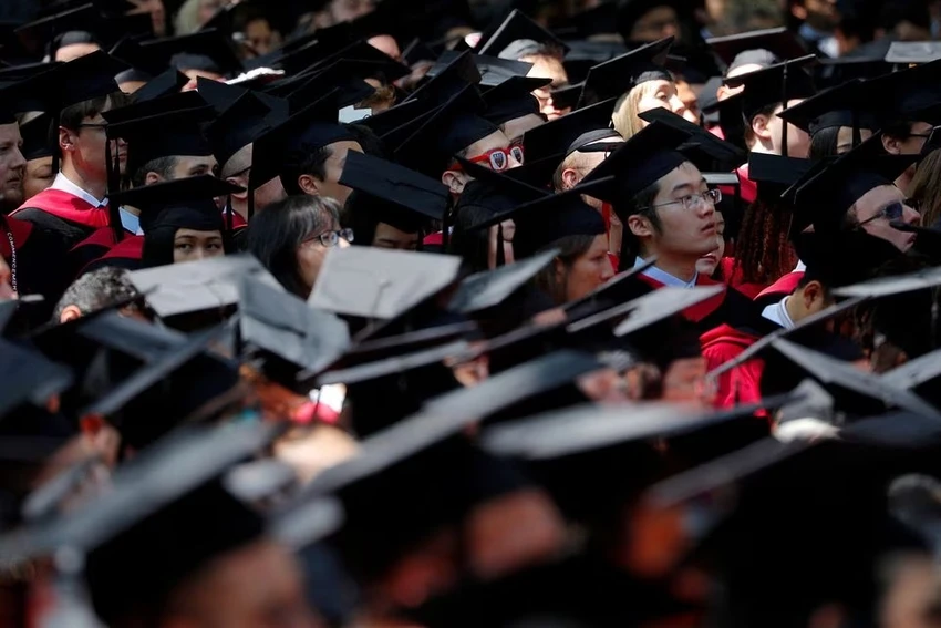 Lễ tốt nghiệp tại ĐH Harvard, bang Massachusetts (Mỹ), ngày 24-5-2018. Ảnh: REUTERS Lễ tốt nghiệp tại ĐH Harvard, bang Massachusetts (Mỹ), ngày 24-5-2018. Ảnh: REUTERS