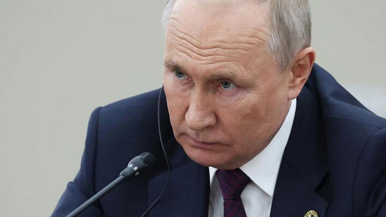 Tổng thống Nga Vladimir Putin tại Hội nghị thượng đỉnh Nga - châu Phi ở TP St. Petersburg, Nga ngày 28-7. Ảnh: AP Tổng thống Nga Vladimir Putin tại Hội nghị thượng đỉnh Nga - châu Phi ở TP St. Petersburg, Nga ngày 28-7. Ảnh: AP