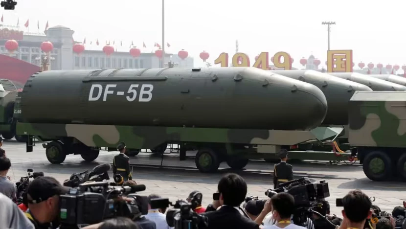 Xe quân sự mang tên lửa đạn đạo xuyên lục địa DF-5B đi qua Quảng trường Thiên An Môn, trong cuộc duyệt binh kỷ niệm 70 năm thành lập Cộng hòa Nhân dân Trung Hoa vào năm 2019. Ảnh: REUTERS Xe quân sự mang tên lửa đạn đạo xuyên lục địa DF-5B đi qua Quảng trường Thiên An Môn, trong cuộc duyệt binh kỷ niệm 70 năm thành lập Cộng hòa Nhân dân Trung Hoa vào năm 2019. Ảnh: REUTERS