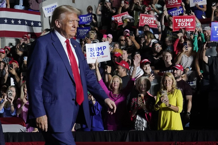 Cựu Tổng thống Mỹ Donald Trump tại một điểm vận động tranh cử hôm 29-7. Ảnh: AP Cựu Tổng thống Mỹ Donald Trump tại một điểm vận động tranh cử hôm 29-7. Ảnh: AP