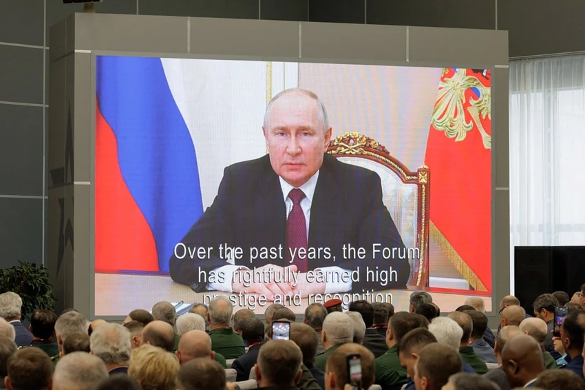 Tổng thống Nga Vladimir Putin trong lễ khai mạc Diễn đàn Kỹ thuật-Quân sự Quốc tế Army-2023 ở ngoại ô thủ đô Moscow (Nga) vào ngày 14-8. Ảnh: BỘ QUỐC PHÒNG NGA Tổng thống Nga Vladimir Putin trong lễ khai mạc Diễn đàn Kỹ thuật-Quân sự Quốc tế Army-2023 ở ngoại ô thủ đô Moscow (Nga) vào ngày 14-8. Ảnh: BỘ QUỐC PHÒNG NGA