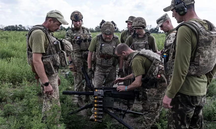 Binh sĩ Ukraine tham gia huấn luyện quân sự ở tỉnh Donetsk (Ukraine). Ảnh: ANADOLU AGENCY Binh sĩ Ukraine tham gia huấn luyện quân sự ở tỉnh Donetsk (Ukraine). Ảnh: ANADOLU AGENCY