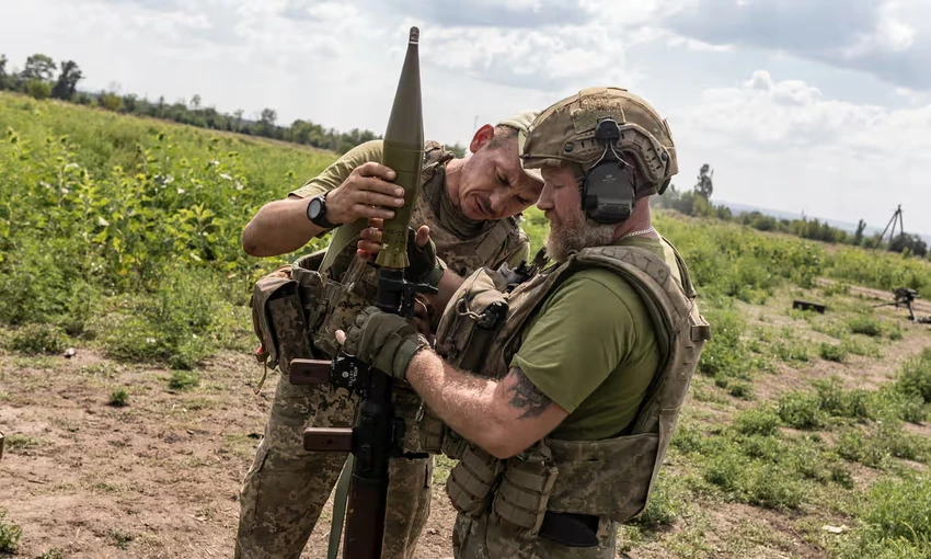 Binh sĩ Ukraine tham gia huấn luyện ở tỉnh Donetsk (miền đông Ukraine). Ảnh: ANADOLU AGENCY Binh sĩ Ukraine tham gia huấn luyện ở tỉnh Donetsk (miền đông Ukraine). Ảnh: ANADOLU AGENCY
