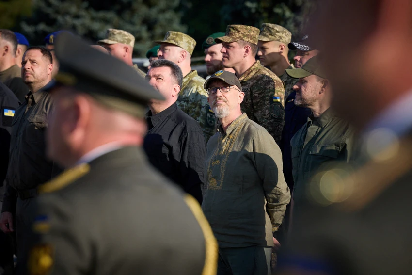Bộ trưởng Quốc phòng Ukraine - ông Oleksii Reznikov tham dự một buổi lễ ở thủ đô Kiev (Ukraine) ngày 23-8. Ảnh: REUTERS Bộ trưởng Quốc phòng Ukraine - ông Oleksii Reznikov tham dự một buổi lễ ở thủ đô Kiev (Ukraine) ngày 23-8. Ảnh: REUTERS