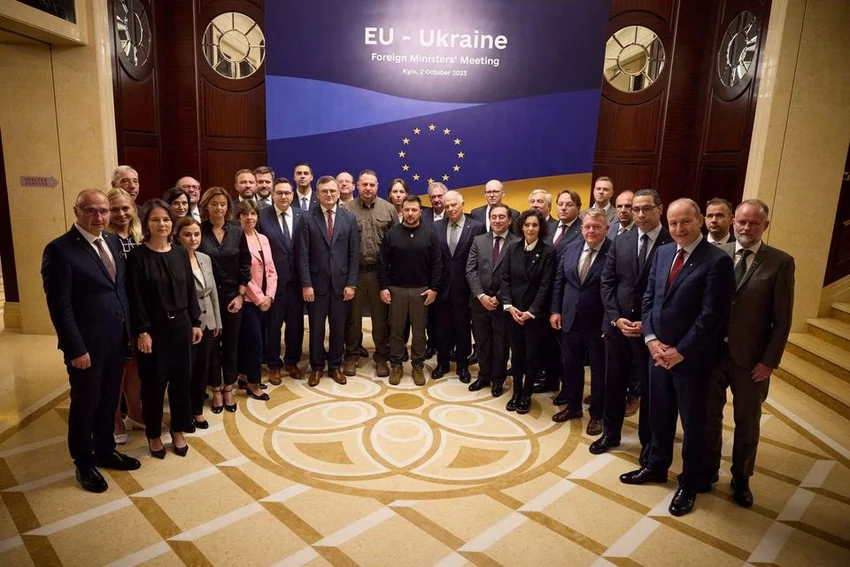 Ngoại trưởng EU họp tại Kiev, cam kết sát cánh cùng Ukraine