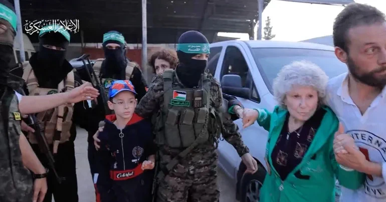 Hamas thả 24 con tin, có công dân Thái Lan, Philippines