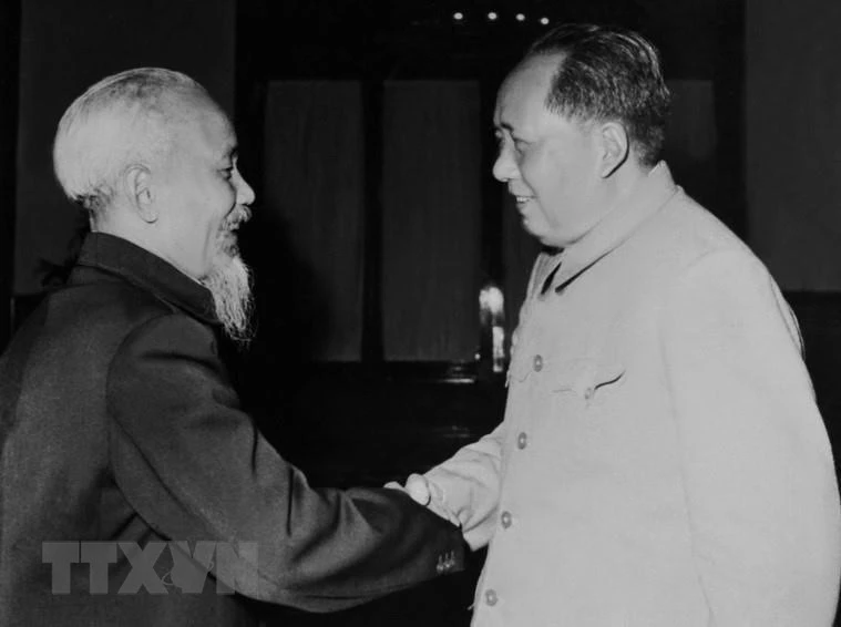 73 năm quan hệ hữu hảo Việt Nam - Trung Quốc qua những chuyến thăm