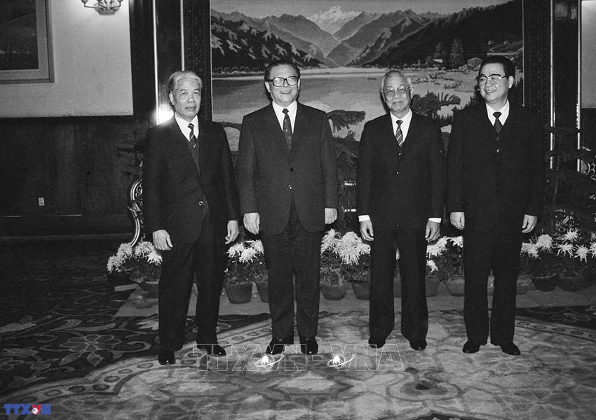 73 năm quan hệ hữu hảo Việt Nam - Trung Quốc qua những chuyến thăm