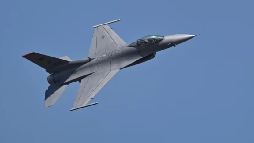 F-16.jpg