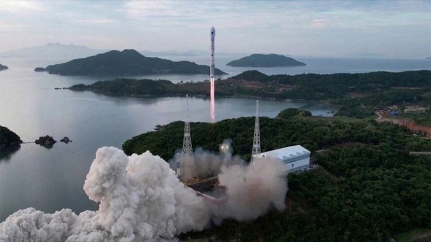 Triều Tiên lên kế hoạch phóng thêm 3 vệ tinh do thám quân sự trong năm 2024 sau lần phóng thành công hồi tháng 11.