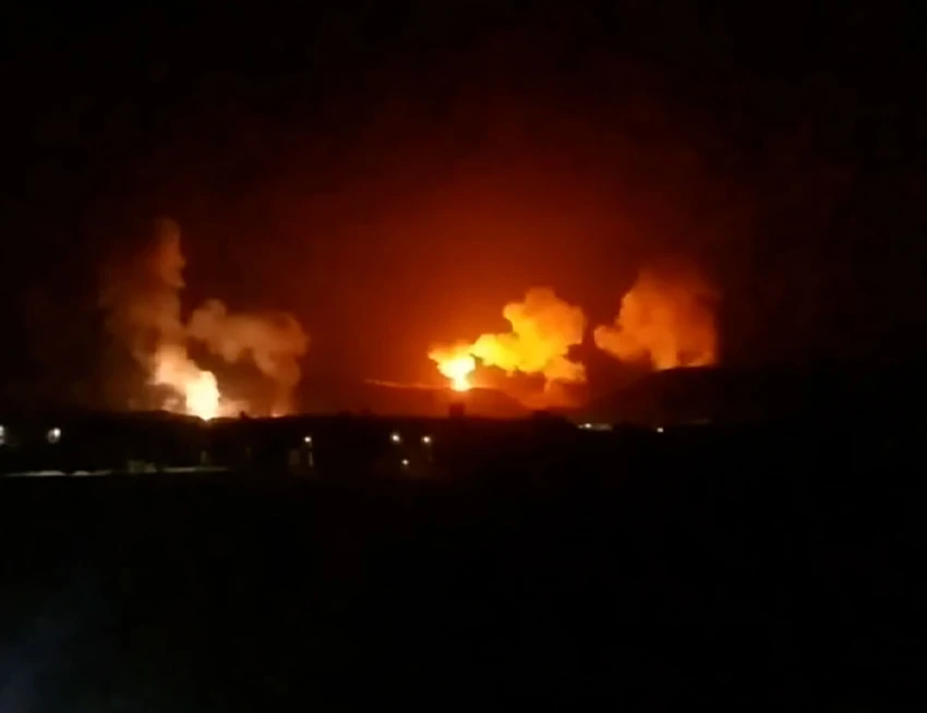 Mỹ và Anh không kích Houthis