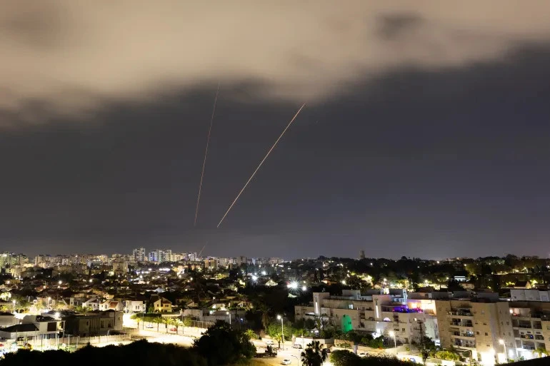 Israel tiến thoái lưỡng nan khi tính toán đáp trả Iran