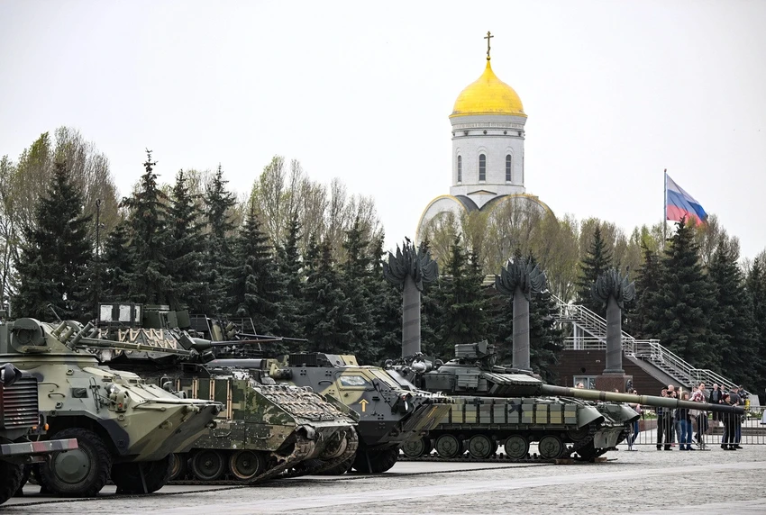 VIDEO: Xe tăng Leopard 2 của Đức xuất hiện tại Moscow