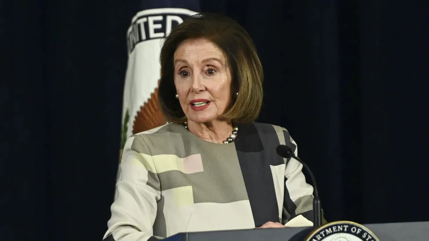 Bà Pelosi nhập viện sau khi bị thương ở Luxembourg