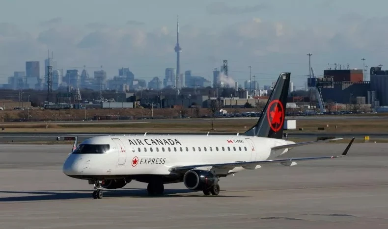 VIDEO: Máy bay bốc cháy khi hạ cánh ở Canada