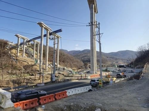 Sập cầu tại công trường xây dựng đường cao tốc ở TP Cheonan