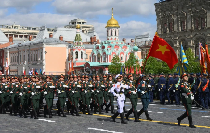 Đoàn Quân đội Nhân dân Việt Nam tham gia duyệt binh trên Quảng trường Đỏ. Ảnh: RIA NOVOSTI