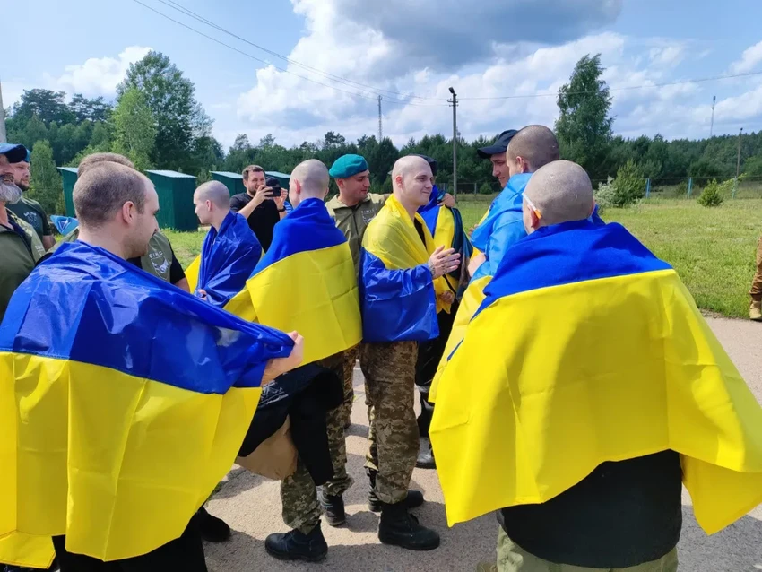 Nga, Ukraine trao đổi tù binh bị thương, tù binh dưới 25 tuổi