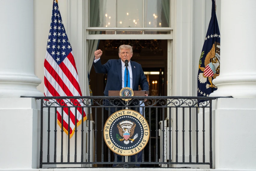 Ông Trump có quyền tấn công Iran?