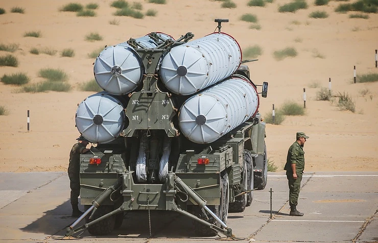 Hệ thống phòng không S-300 của Nga. Ảnh: TASS
