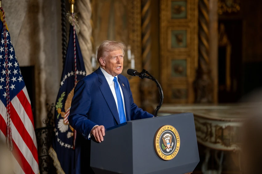 Ông Trump gửi thư thông báo thuế cho Mexico và EU