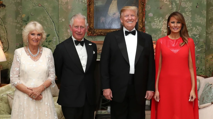 Tổng thống Mỹ Donald Trump và Đệ nhất phu nhân Melania Trump (phải) được Thái tử Charles và Công nương Camilla tiếp đón trong chuyến thăm cấp nhà nước đến Anh vào năm 2019. Ảnh: PA
