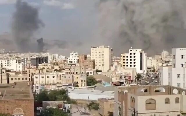 Israel không kích Yemen để đáp trả Houthis, 8 người chết và hơn 140 người bị thương