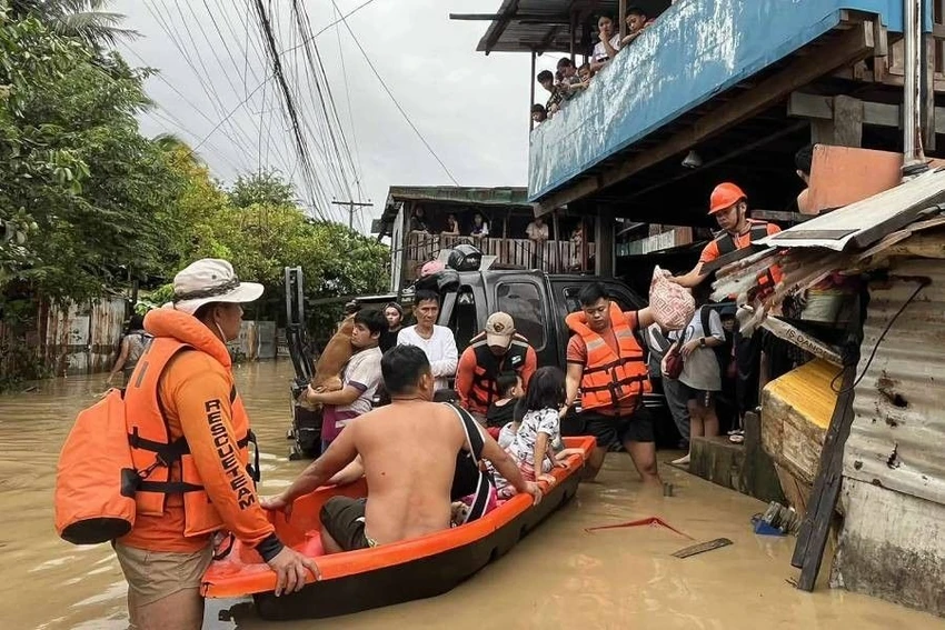 Bão Kalmaegi gây lũ khủng khiếp tại Philippines, hơn 40 người chết, hàng trăm nghìn người phải sơ tán