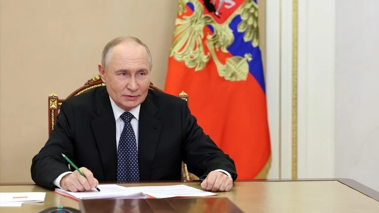 Ông Putin chỉ đạo xây dựng chiến lược đất hiếm