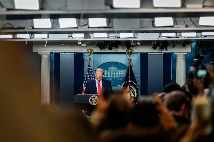 Chính quyền ông Trump nỗ lực hạ nhiệt sau vụ ICE bắn người biểu tình