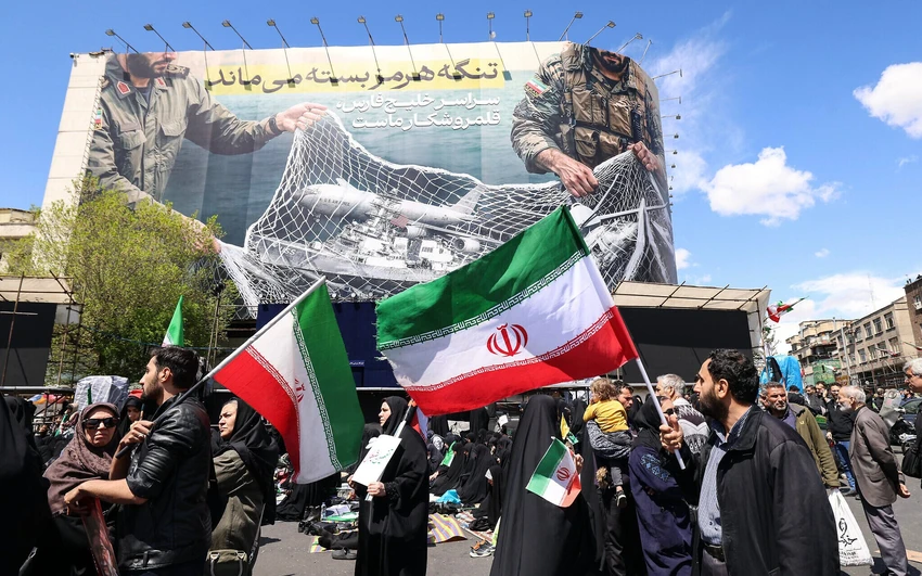 :chien-su-trung-dong-ngay-44-my-noi-hai-tau-khu-truc-di-qua-eo-bien-hormuz-iran-bac-bo-israel-khong-kich.png
