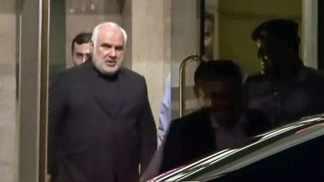 hai-tau-treo-co-an-do-bi-tan-cong-khi-di-qua-eo-bien-hormuz-new-delhi-trieu-tap-dai-su-iran.png