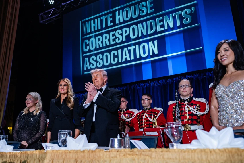 nghi-pham-no-sung-trong-tiec-bao-chi-muon-am-sat-ong-trump-va-cac-quan-chuc-cap-cao.png