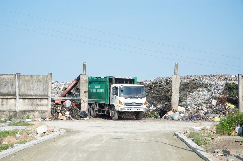 TP Hội An đang tính toán hoàn nguyên bãi rác Cẩm Hà đang quá tải. Ảnh: TN