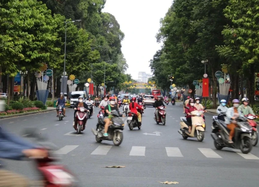 Khu vực đường Lê Duẩn hạn chế các loại xe để phục vụ Lễ viếng và Lễ truy điệu Tổng Bí thư Nguyễn Phú Trọng tại TP.HCM. Ảnh: NHƯ NGỌC