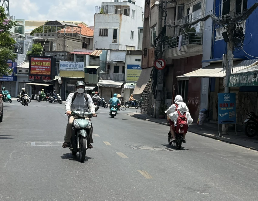 Nắng nóng tiếp tục duy trì ở TP.HCM và khu vực Nam Bộ. Ảnh: NGUYỄN CHÂU